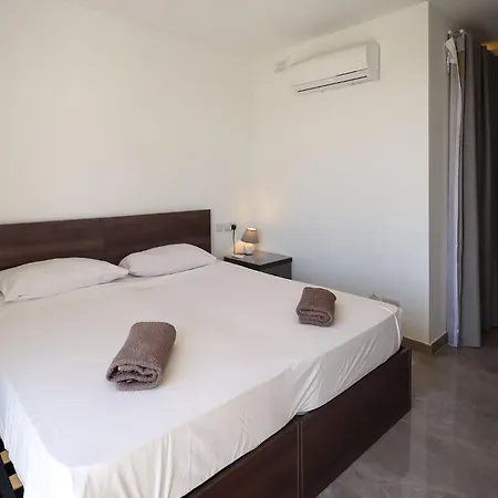 Mosta Apartments *
