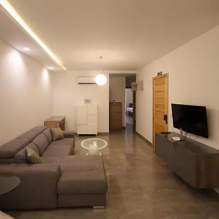 Mosta Apartments شقة *